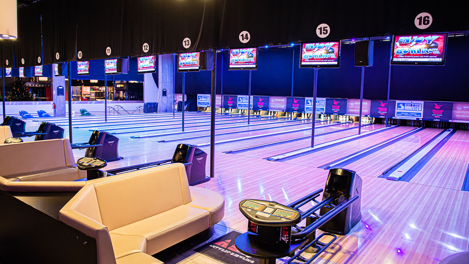 BOWLING