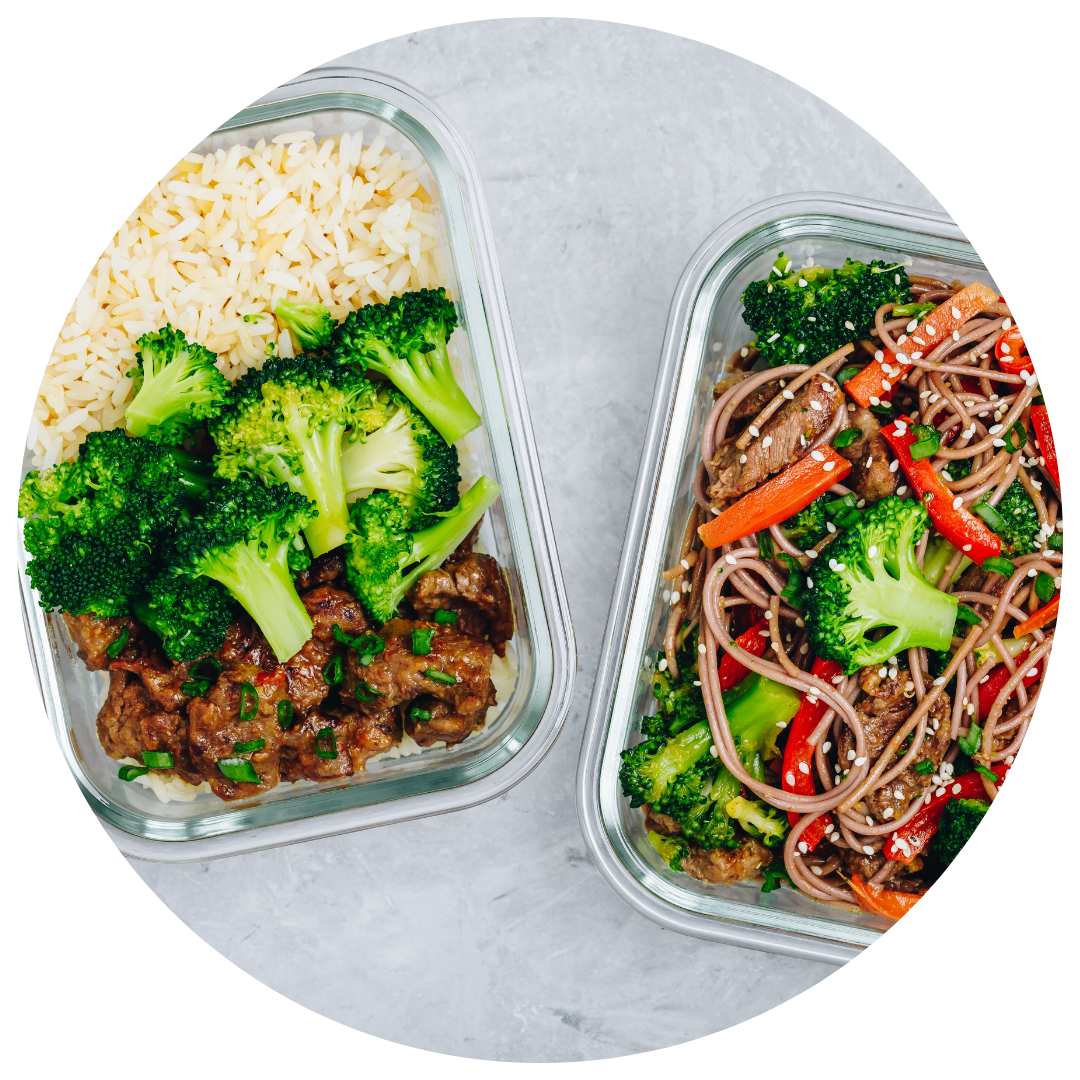 Mealprep maaltijd met noedels en groenten